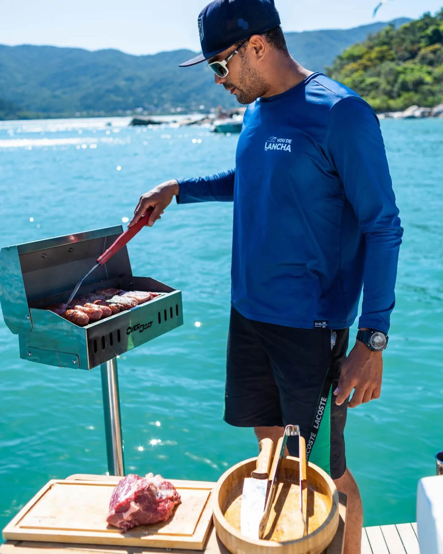 Gastronomia a bordo — churrasco na lancha