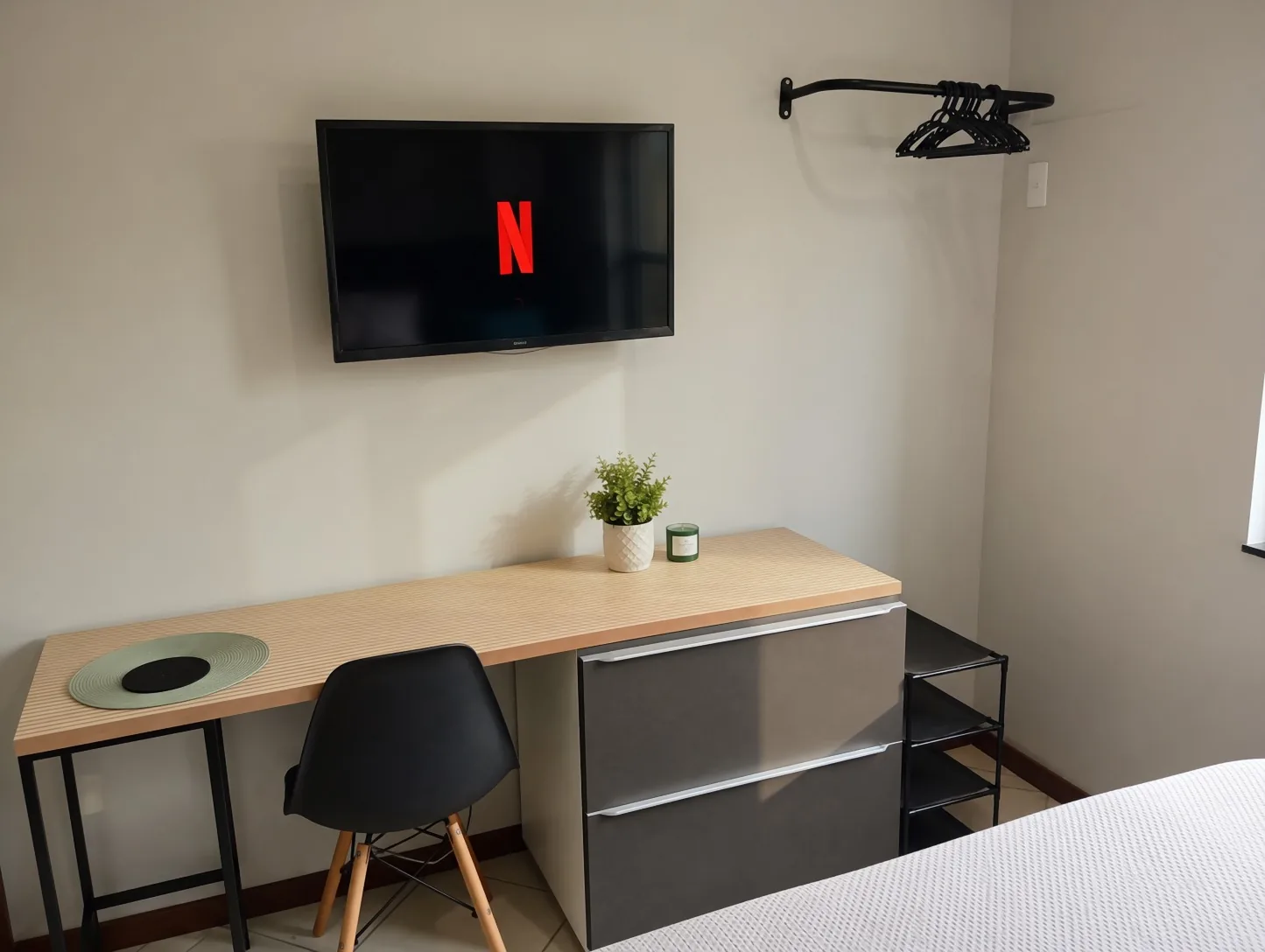 Room 2 Blue, detalhe